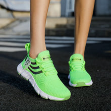Carregar imagem no visualizador da galeria, Tênis esportivo casual masculino, respirável e leve, em mesh, preto, para corrida
