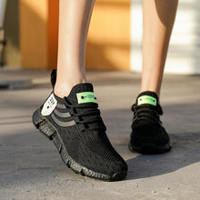 Carregar imagem no visualizador da galeria, Tênis esportivo casual masculino, respirável e leve, em mesh, preto, para corrida
