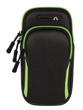 Carregar imagem no visualizador da galeria, Universal 6.7'' Phone Armband Outdoor Waterproof Fitness Running Sport Arm Cellphone Holder With Headphone Jack Mobile Phone Bag
